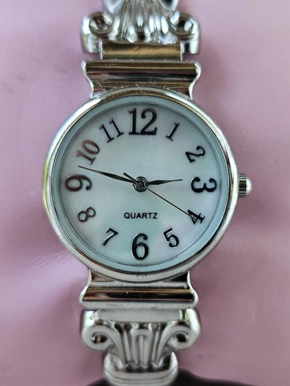 JCP Ladies Wristwatch Quartz Analog Mother of Pearl Face Silver Tone Watch